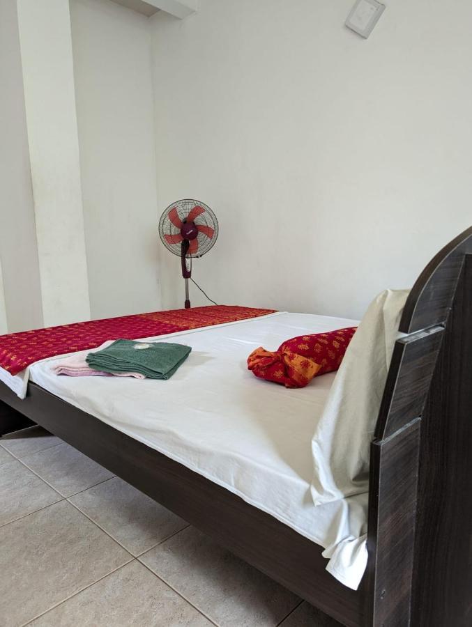 Shiranthi Guest House ราจากิริยา ภายนอก รูปภาพ
