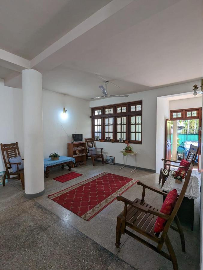 Shiranthi Guest House ราจากิริยา ภายนอก รูปภาพ